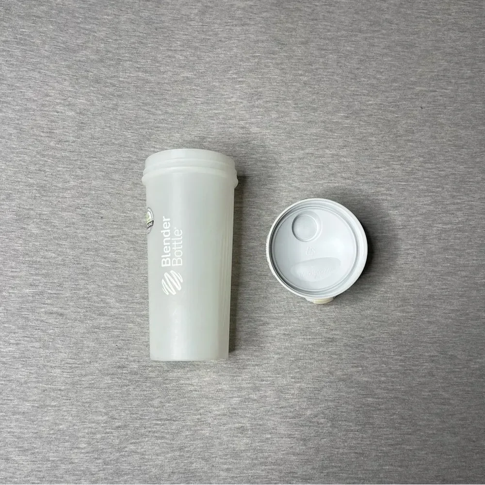 BlenderBottle Classic V2 28 Oz Shaker Bottle